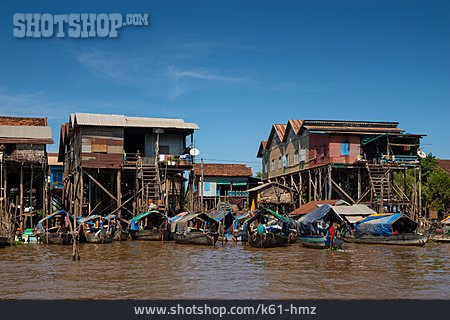 
                Tonle Sap, Stelzenhaus, Kompong Khleang                   