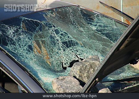 
                Auto, Unfall, Steinschlag, Glasschaden                   