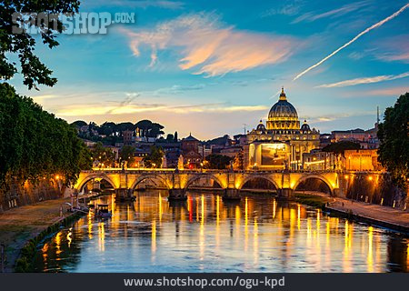 
                Rom, Tiber, Castel Sant Angelo                   