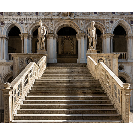 
                Eingang, Venedig, Dogenpalast                   