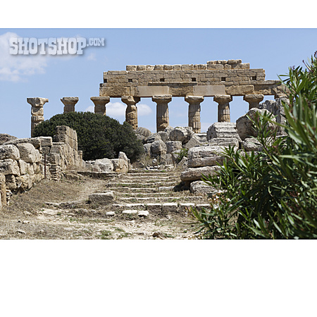 
                Selinunt, Tempelruine, Archäologischer Park, Tempel C                   