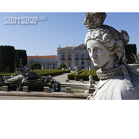 
                Statue, Nationalpalast, Queluz                   