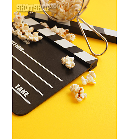 
                Kino, Popcorn, Filmklappe                   