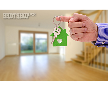 
                Immobilienmakler, Schlüsselübergabe, Hausschlüssel                   