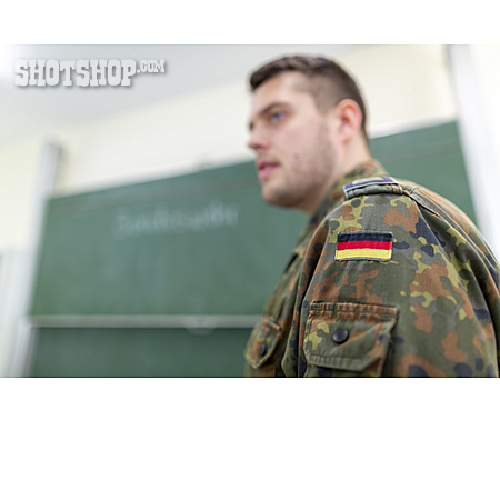 
                Bildung, Soldat, Bundeswehr                   