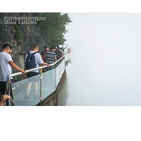 
                Touristen, Tianmenshan, Tianmenshan-nationalpark                   