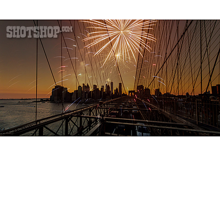 
                Feuerwerk, Feuerwerkskörper, Brooklyn Bridge                   