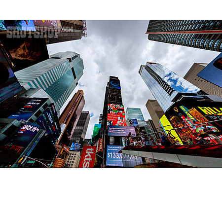 
                Wolkenkratzer, Times Square, New York City                   