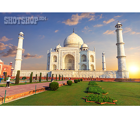 
                Mausoleum, Taj Mahal, Agra                   