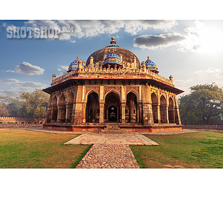 
                Isa Khan Mausoleum                   