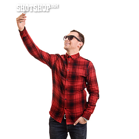
                Junger Mann, Smartphone, Selfie                   