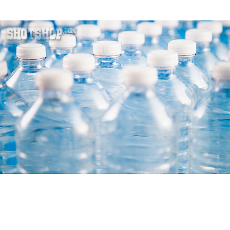 
                Wasserflasche, Plastikflasche, Pet-flasche                   