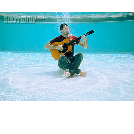 
                Unterwasser, Gitarre                   