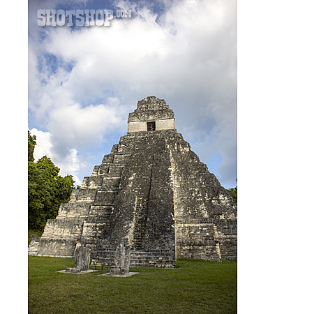 
                Tikal, Mayatempel                   