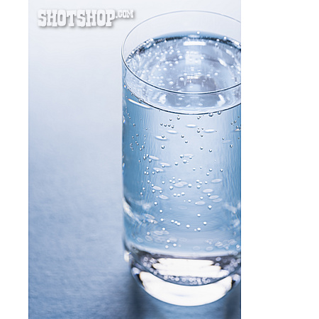 
                Mineralwasser, Wasserglas, Sprudel                   