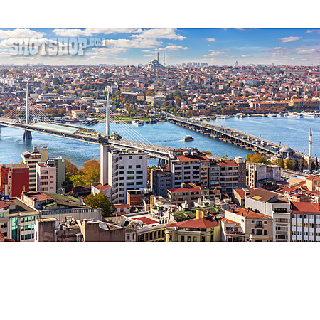 
                Goldenes Horn, Istanbul, Metrobrücke                   