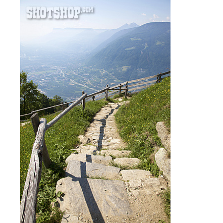 
                Wanderweg, Südtirol, Treppenstufen                   