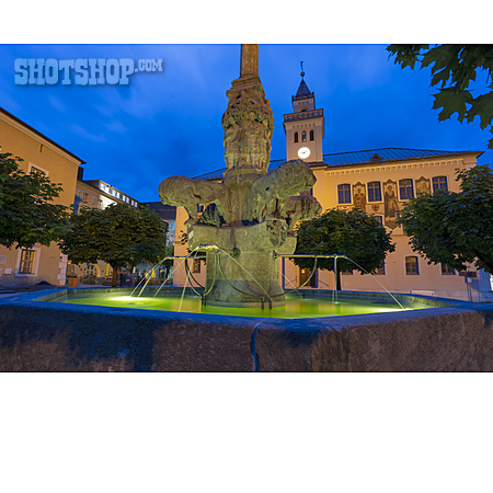 
                Rathaus, Rathausplatz, Wittelsbacher Brunnen                   