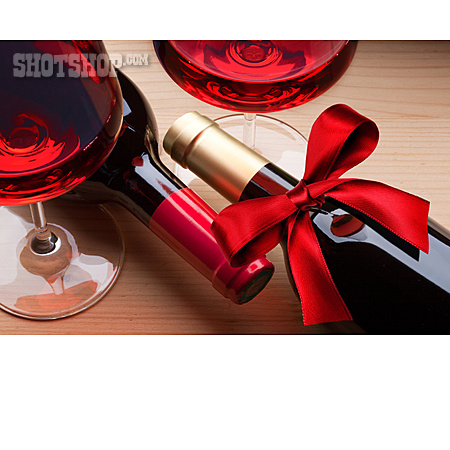 
                Geschenk, Rotwein, Rotweinflasche                   