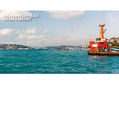 
                Schiffsverkehr, Bosporus                   