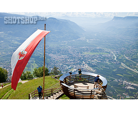 
                Flagge, Südtirol, Aussichtspunkt                   