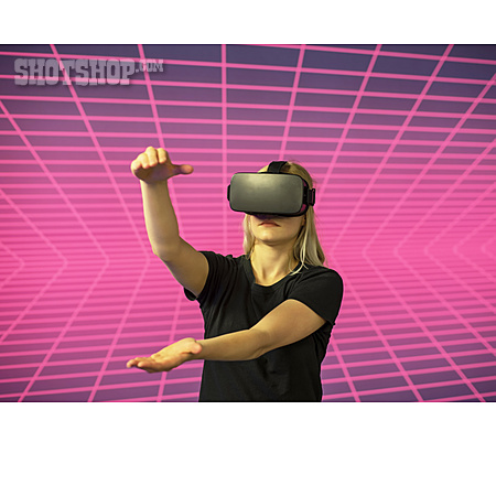 
                Virtuelle Realität, Simulation, Videobrille                   