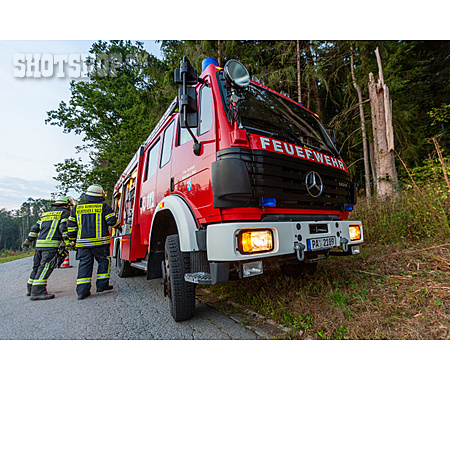
                Feuerwehr, Löschfahrzeug, Feuerwehrauto                   