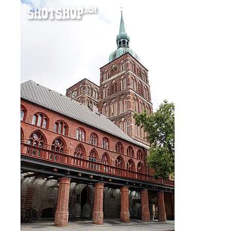 
                Stralsund, Backsteingotik, Nikolaikirche                   