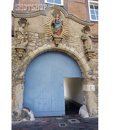 
                Portal, Hildesheim, Karthaus                   