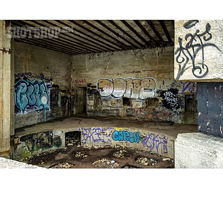 
                Graffiti, Bunker, Camaret Sur Mer                   