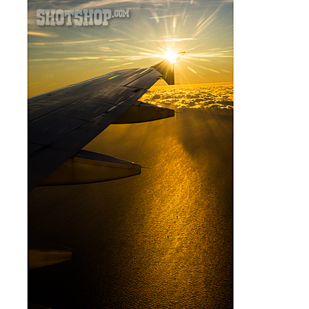 
                Meer, Flugzeug, Abendsonne                   