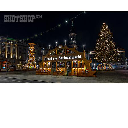 
                Weihnachtszeit, Dresden, Striezelmarkt                   
