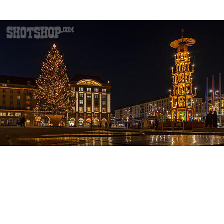 
                Weihnachtszeit, Dresden, Altmarkt                   