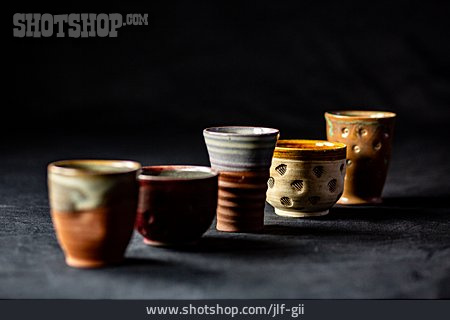 
                Keramik, Tassen, Töpferware                   