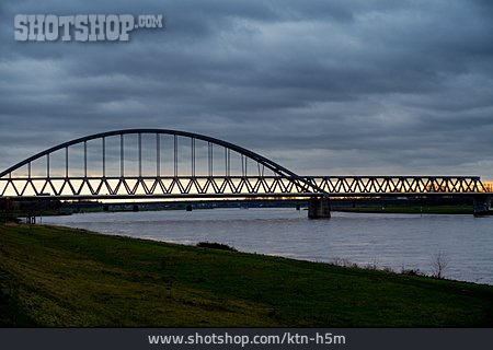 
                Brücke, Rhein                   