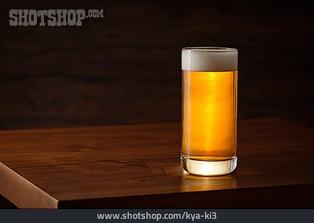 
                Bier, Alkoholisches Getränk                   