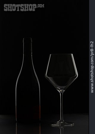 
                Weinglas, Weinflasche                   