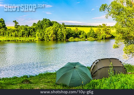 
                Flussufer, Zelt, Camping                   