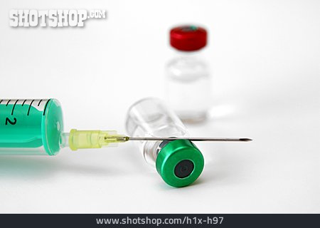 
                Spritze, Impfen, Impfstoff                   