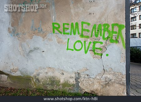 
                Liebe, Remember Love                   