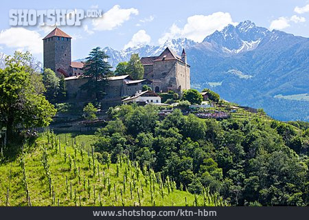 
                Burg, Schloss Tirol                   