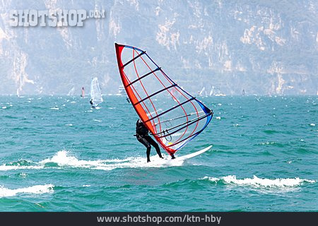 
                Gardasee, Windsurfer                   