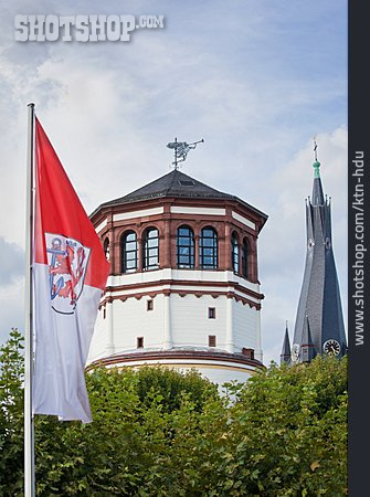 
                Flagge, Düsseldorf, Schlossturm                   