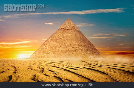 
                Sonnenuntergang, Pyramide, Königsgrab                   
