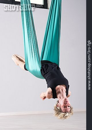 
                Dehnen, Flexibilität, Aerial Yoga                   