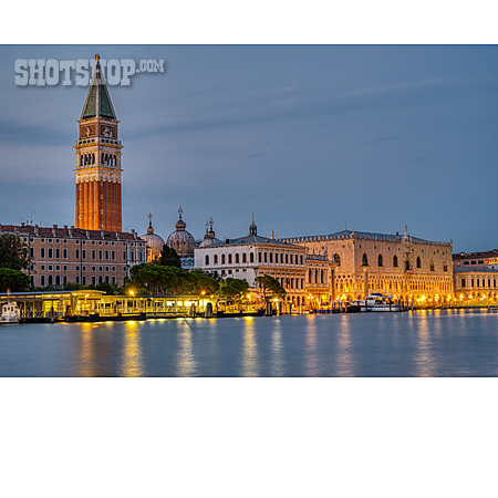
                Venedig, Markusturm, Giudecca-kanal                   