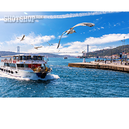 
                Schifffahrt, Bosporus, Istanbul                   