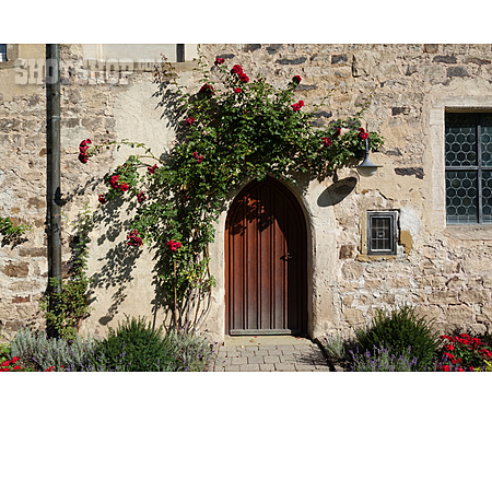 
                Tür, Rosen, Klosterkirche                   