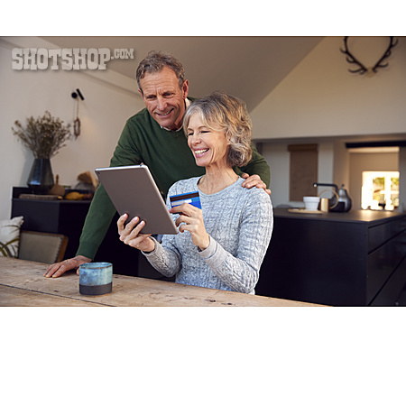 
                Bezahlen, Kreditkarte, Online, Ehepaar, Onlinebanking                   