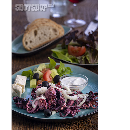 
                Griechischer Salat, Vorspeise, Oktopussalat                   